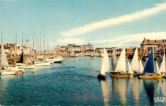 Trouville-Deauville Bassin des Yachts et le Casino de Trouville