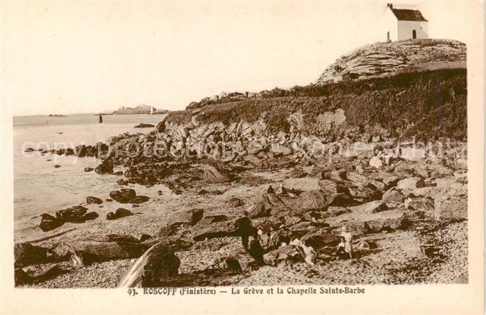 Roscoff 29 Finistere La grève et la Chapelle Salute Barbe