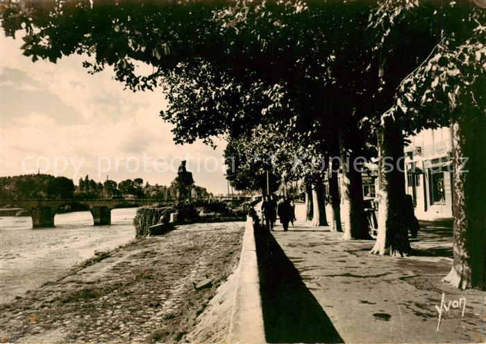 Chinon 37 Indre et Loire Quai Jeanne d Arc