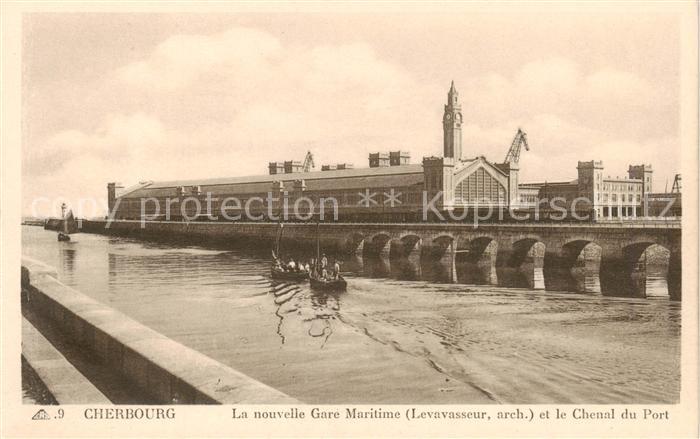 Cherbourg 50 Manche La nouvelle Gare Maritime et le Chenal du Port