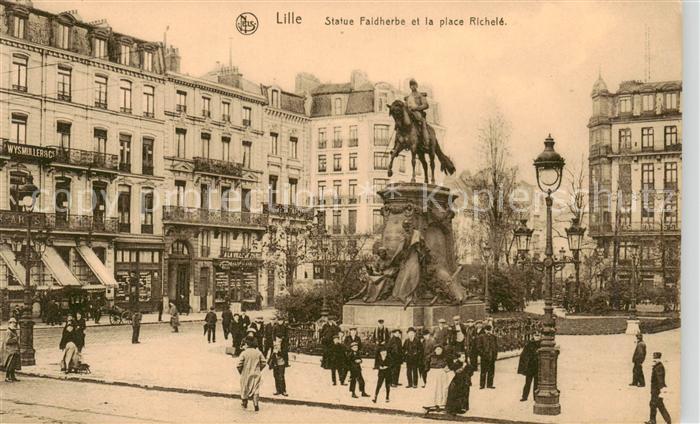 Lille 59 Statue Faidherbe et la place Richele