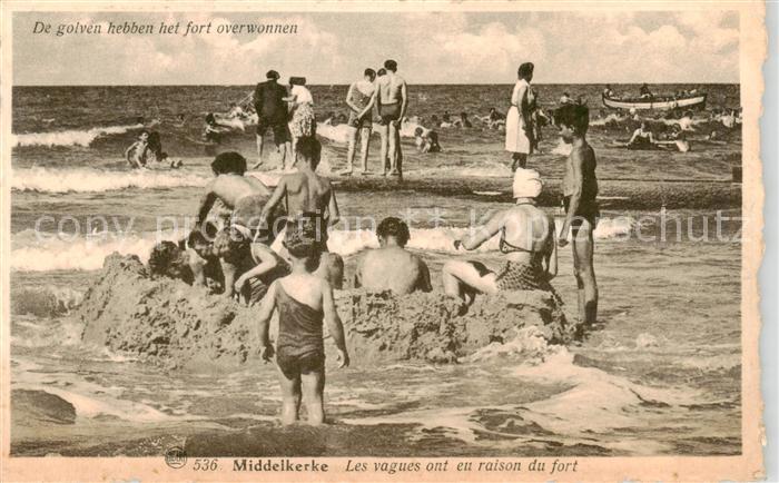 Middelkerke Belgie Les vagues ont en raison du fort