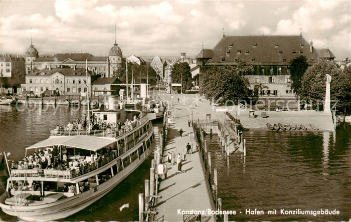 Dampfer Binnenschifffahrt Konstanz Hafen mit Konziliumsgebaeude