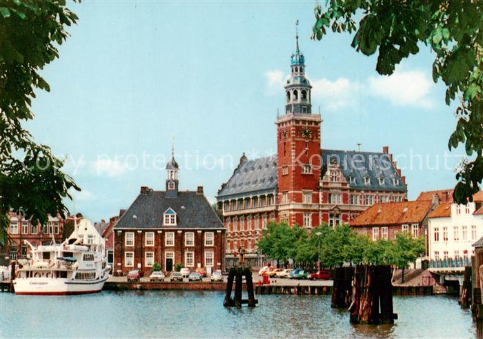 Leer Ostfriesland Hafen mit Rathaus