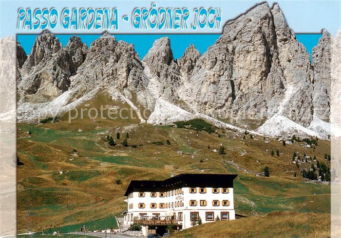 Passo Gardena Groedner Joch con il Piz da Cir