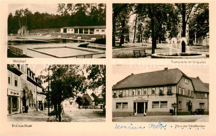 Blankenhain Thueringen Waldbad Promenade am Voigtplatz Blick zum Markt Haus der