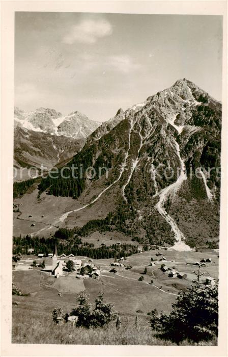 Mittelberg Kleinwalsertal AT mit Schafalpkoepfen und Zwoelferkopf