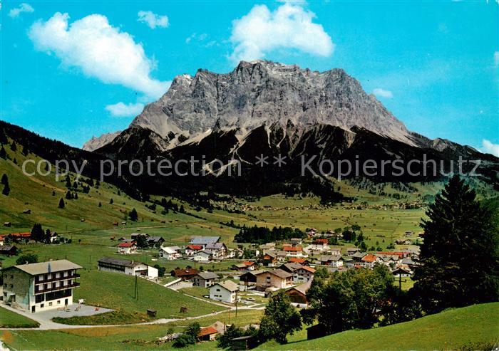 Lermoos Tirol AT Panorama mit Zugspitze