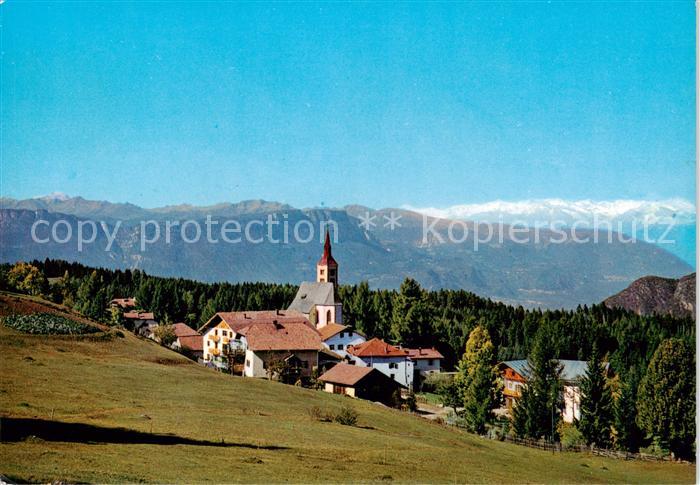Petersberg Maria Weissenstein Suedtirol IT Ortsansicht mit Kirche Dolomiten