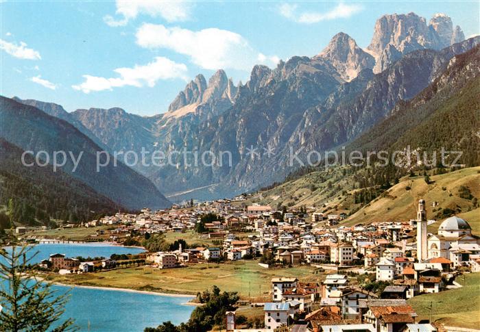 Auronzo di Cadore Veneto IT Panorama verso le Tre Cime Cima Dodici Dolomiti