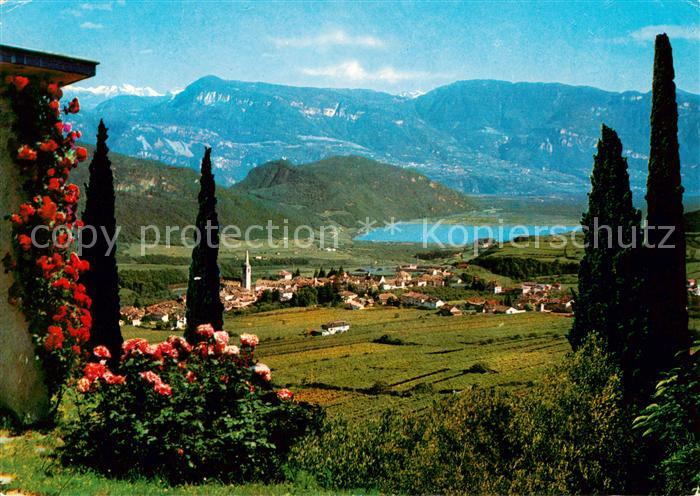 Kaltern Caldaro Suedtirol IT an der Suedtiroler Weinstrasse Panorama