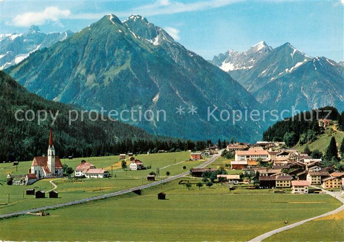 Elbigenalp Lechtal Tirol AT Panorama Kirche