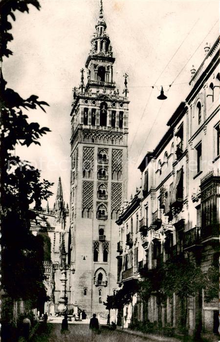 Sevilla Andalucia ES La Giralda desde la calle de Mateo Gago