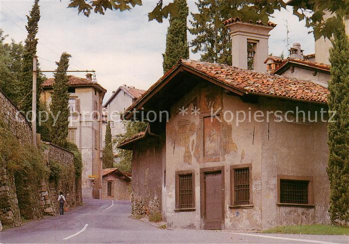 Bergamo Lombardia IT Il culmine della Via Fara con la chiesetta