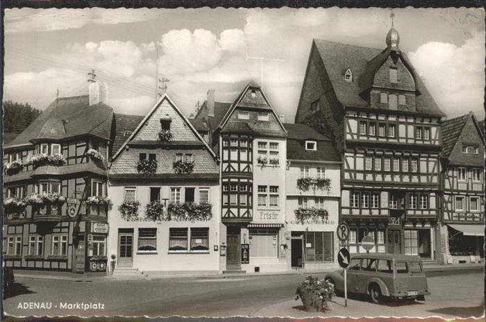 Adenau Ahrweiler Rheinland-Pfalz Marktplatz Auto
