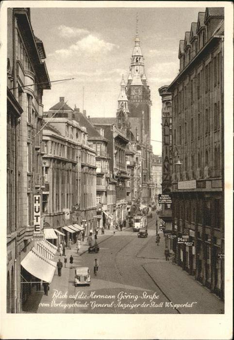 WUPPERTAL NRW Blick auf die HG Strasse und Kirche