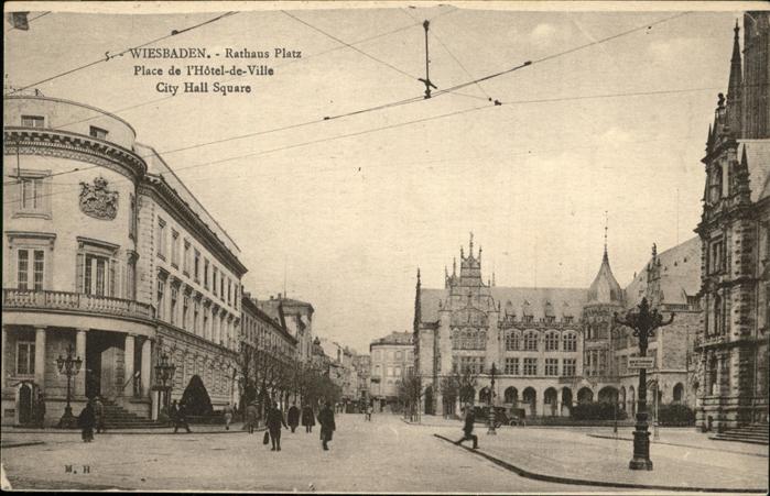 Wiesbaden Rathaus Platz