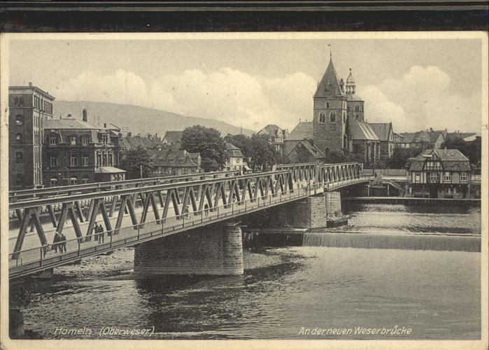 Hameln Weser An der neuen Weserbrücke