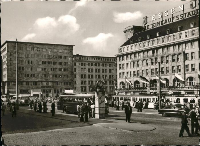 Essen Ruhr Bahnhofsvorplatz Strassenbahn Autos Bus
