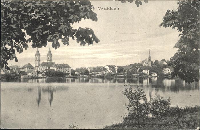 Bad Waldsee Panorama vom Seeufer Stiftskirche