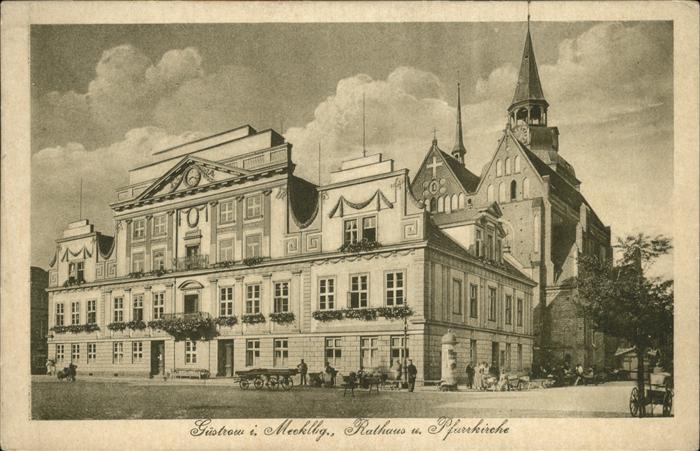 Guestrow Mecklenburg Vorpommern Rathaus und Pfarrkirche