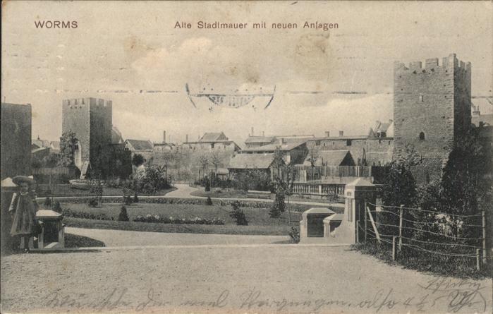 Worms Alte Stadtmauer mit neuen Anlagen