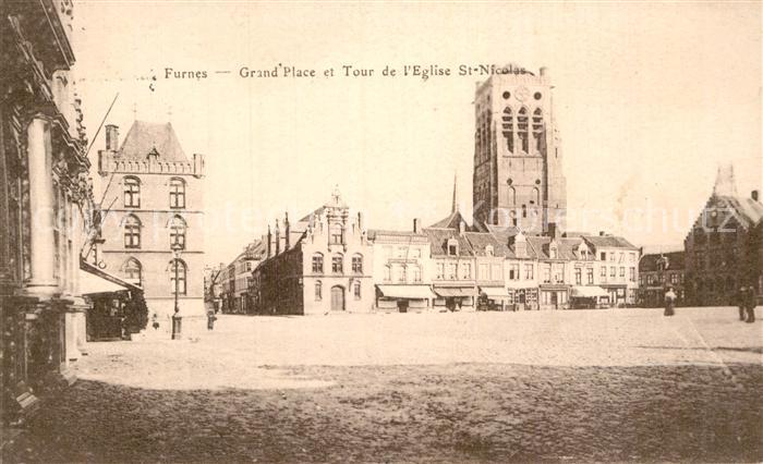 Furnes Veurne West-Vlaanderen Belgie Grand Place et Tour de Eglise St Nicolas