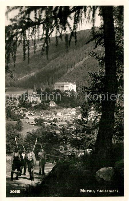 Murau Steiermark Teilansicht Bauern mit Sensen