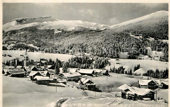 Riezlern Kleinwalsertal Vorarlberg mit Hochfelln und Gottesackerplateau