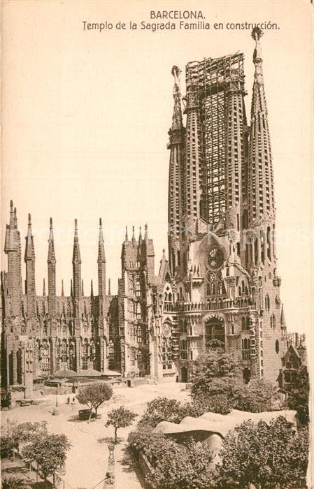 Barcelona Cataluna Templo de la Sagrada Famili en construccion