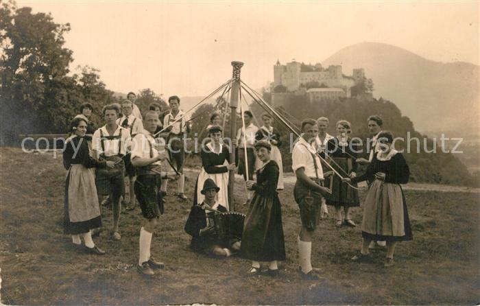 Salzburg Oesterreich Volkstanz Tradition Festung Hohensalzburg