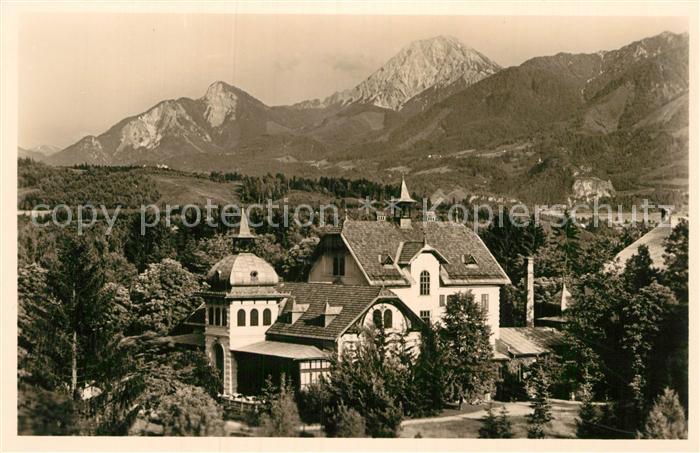Warmbad Villach Teilansicht mit Blick zum Mittagskogel Karawanken