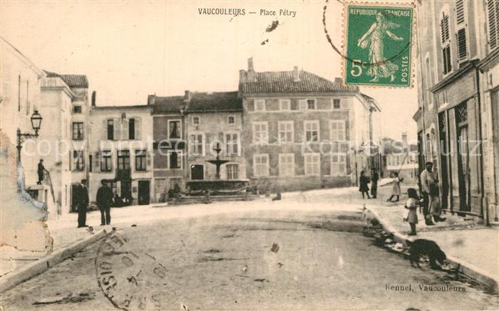 Vaucouleurs Place Petry