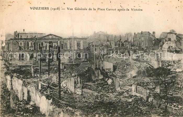 Vouziers Vue generale de la Place Carnot apres la Victoire Ruines Grandes Guerre