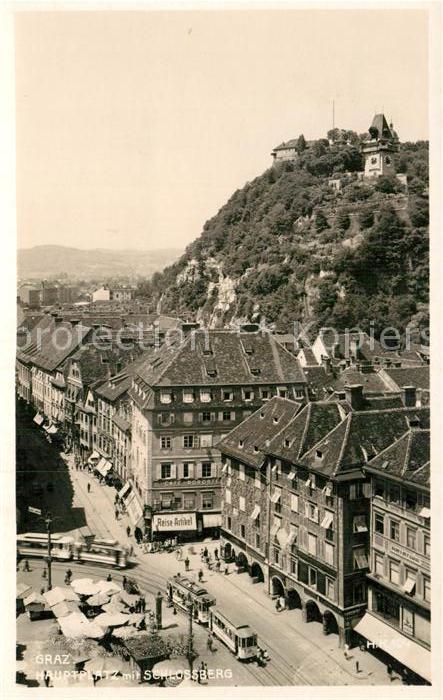 Graz Steiermark Hauptplatz mit Schlossberg