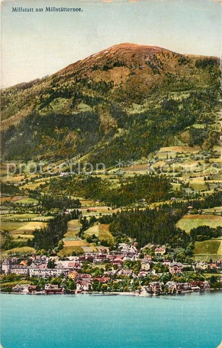 Millstatt Millstaettersee Ansicht vom See aus