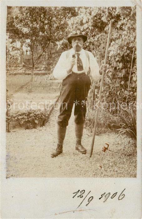 Reisalpenschutzhaus 1399m Niederoesterre Mann Privatfoto Pfeife