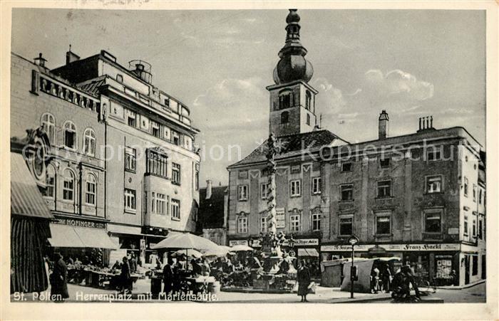 St Poelten Herrenplatz mit Mariensaeule Markt Kirchturm