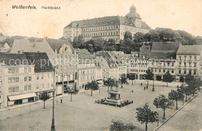 Weissenfels Saale Marktplatz Denkmal Blick zum Schloss