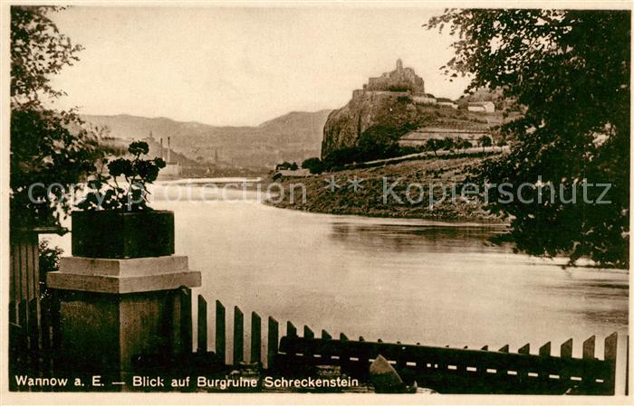 Wannow Blick ueber die Elbe zur Burgruine Schreckenstein