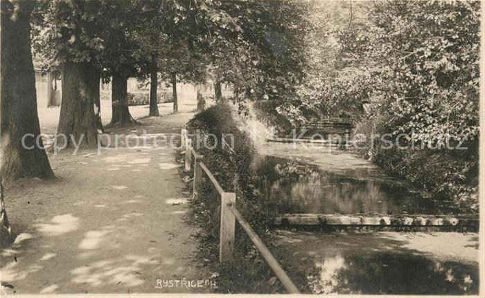 Bystrice pod Hostynem Uferpromenade am Fluss