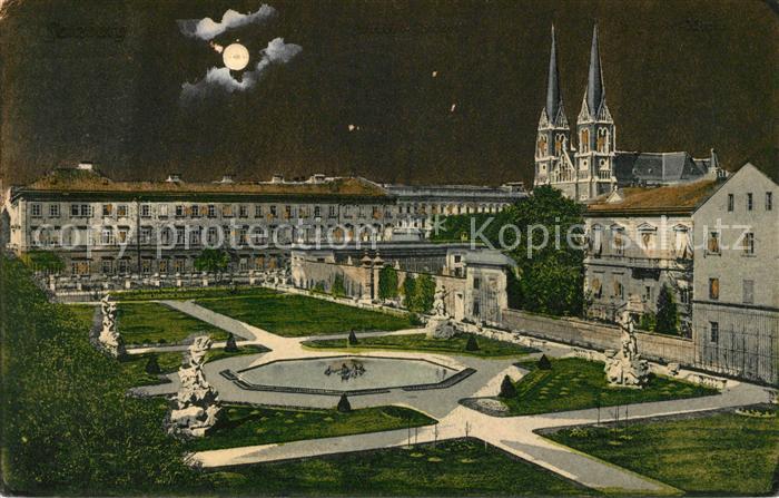 Salzburg Oesterreich Schlosspark bei Mondschein