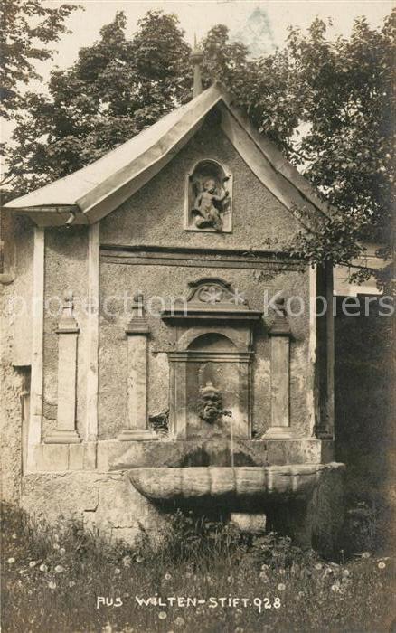 Wilten Salzburg Brunnen beim Stift Wilten