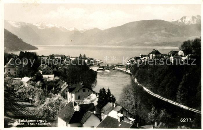 Gmunden Salzkammergut Traunausfluss Traunsee Alpen