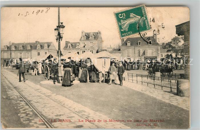 Le Mans Sarthe Place de la Mission un jour de Marché