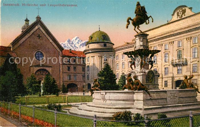 Innsbruck Hofkirche und Leopoldsbrunnen