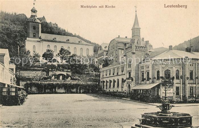 Leutenberg Thueringen Marktplatz mit Kirche und Brunnen