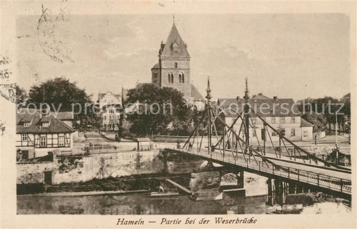 Hameln Weser Partie bei der Weserbruecke Kirche