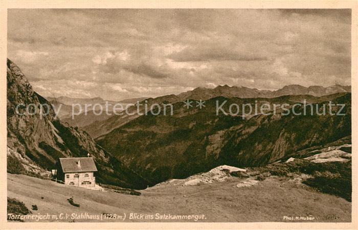 Torrennerjoch mit Stahlhaus und Blick ins Salzkammergut
