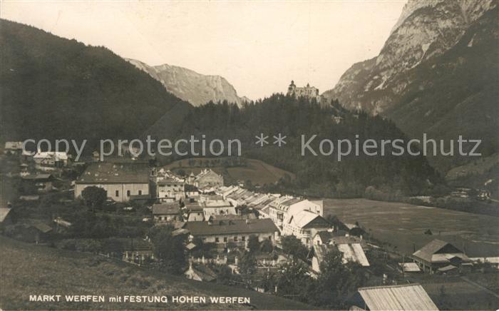 Markt Werfen mit Festung Hohen Werfen
